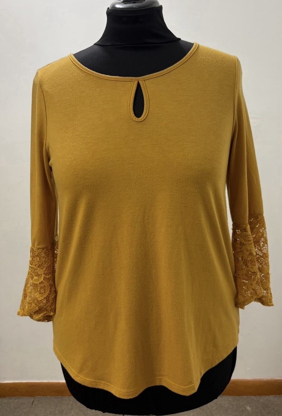 Inner Circle Womens M Mustard Top Lace Bell Sleeve Keyhole Stretch Blouse